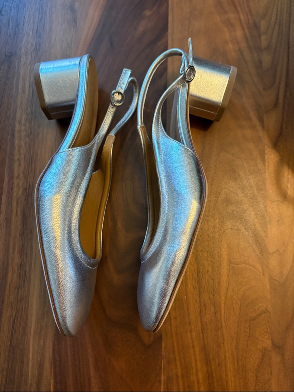 Aeyde Romy Laminated Metallic Silver Pumps - Picture 4 of 15